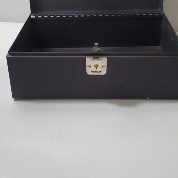 MMF Industries Major Metal Fab Co.  11 x 7.75 x 4 Black Cash Box ~Vintage~ - Picture 5 of 10